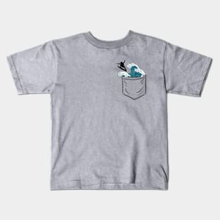 Japanese Wave in Pocket | Shortboard Surfer Kids T-Shirt